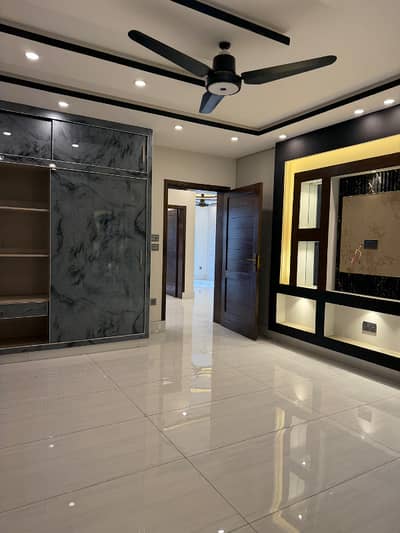 5 Marla Brand New House available for Sale at Sabzazar P block