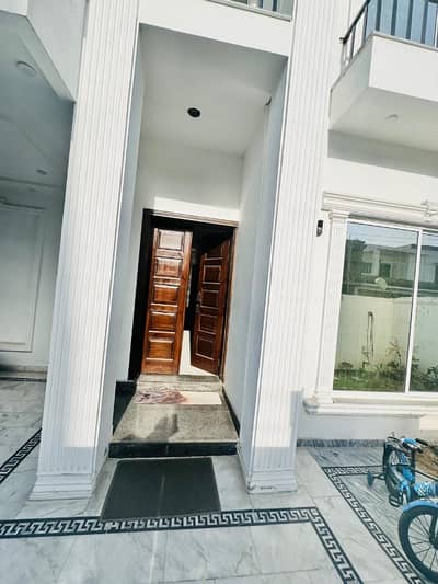 10 Marla House For Sale in IEP Engineers Town Lahore | Block E3 | Price 350 Lac | Owner Built, Solid Construction