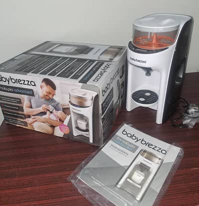 Baby Brezza Automatic Milk Mixer.