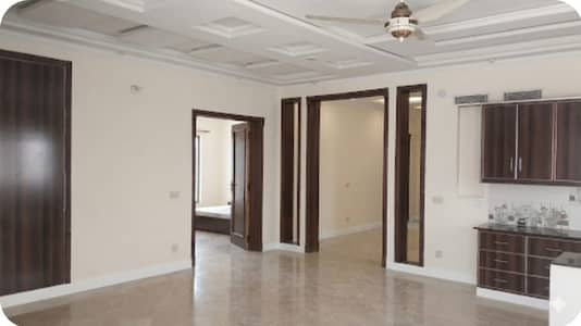 Abrar Estate Offers 2 Kanal Upper Portion For Rent With Separate Gate In Uet Society Near Collage Road