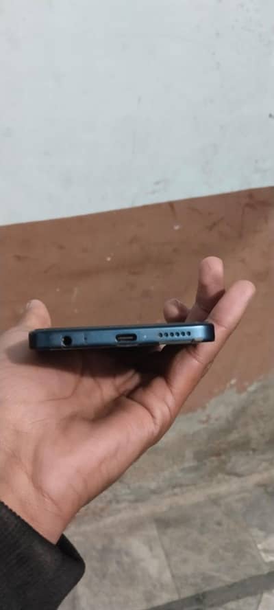 itel city 100.6+12gb ram 128gb rom