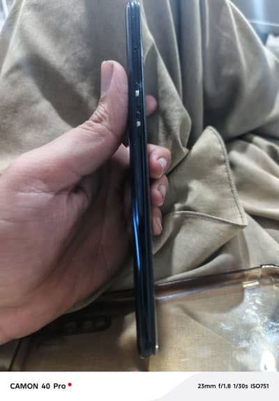 oppo f15. . 8 128 gb hai