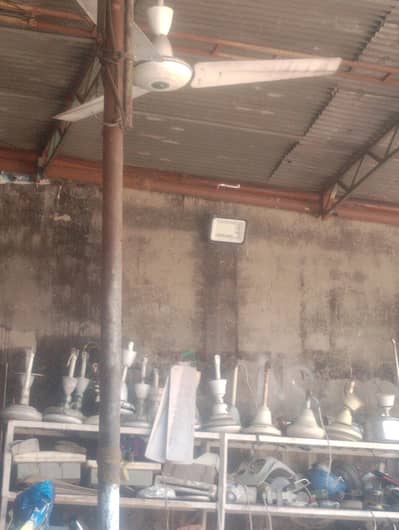 The starter is an old fan and is made of copper.