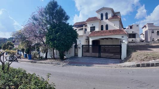 1 Kanal Luxury House For Rent | Bahria Town Phase 3 | Prime Location