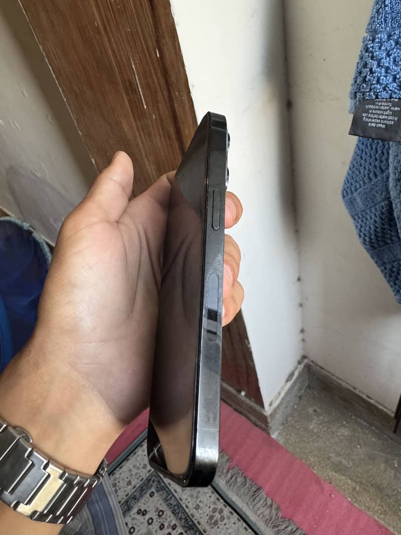 iPhone 14 pro 3