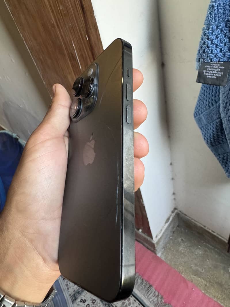 iPhone 14 pro 4