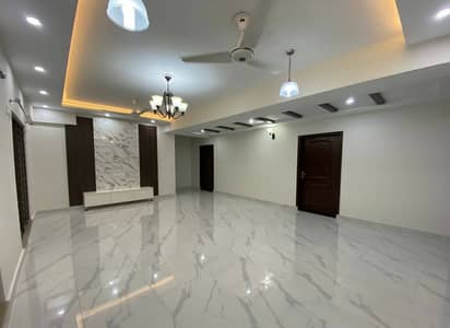 10 Marla Brand New Flat Available For Sale.