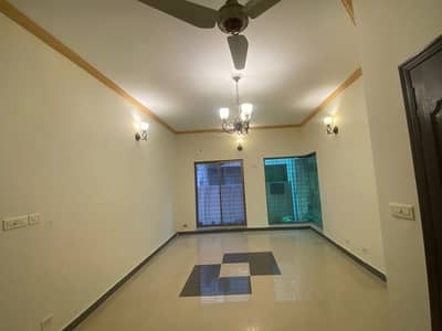 12 Marla Investor Price 5 Bedrooms House For Sale.