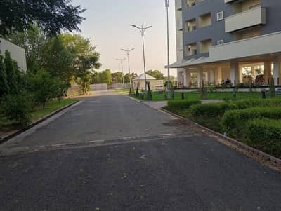 10 Marla New Design 3 Bedrooms Flat For Rent.