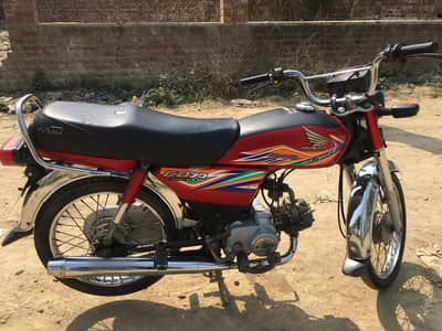 Honda CD 70 bohat achi condition mei hei 10by10condition hei