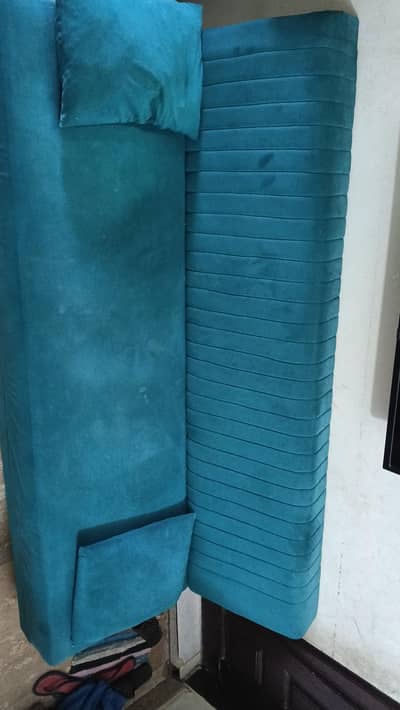 I AM SELL MY SOFA COMBAD