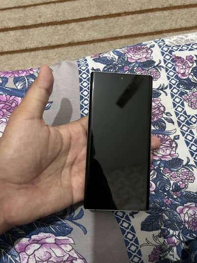 Docomo Fujitsu Arrows F52A edge