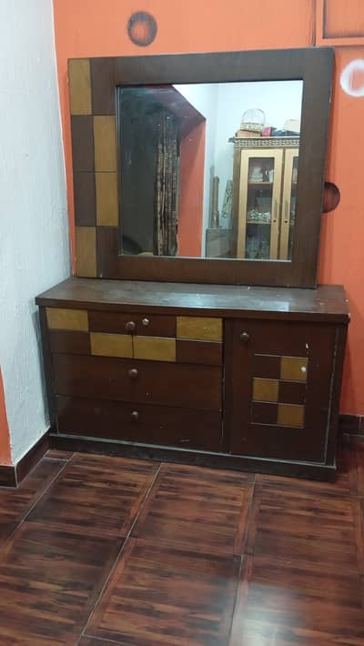 Dressing table in very good condition