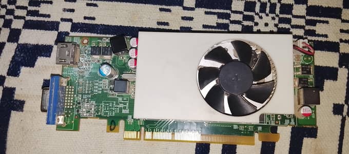 AmD R7 200 series 2gb