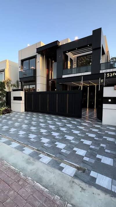 Brandnew 1 Kanal House Available For Rent