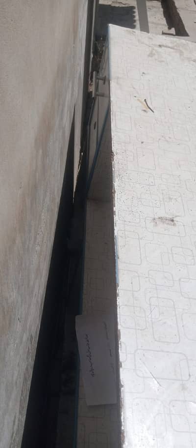 Office table 1.5 feet by 4feet for sale