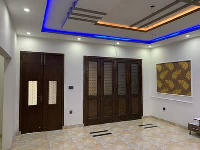 10 MARLA LOWER PORTION AVAILABLE FOR RENT.