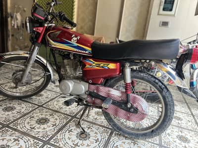 CG 125 model 2019 red colour