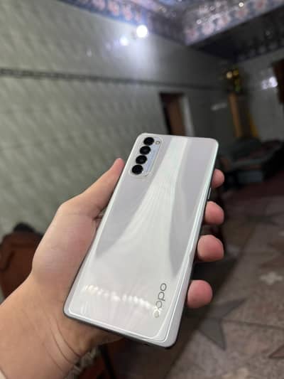 Reno 4 pro 8 256 GB condition 10/9