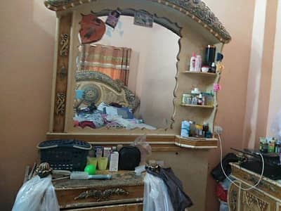 dressing table
