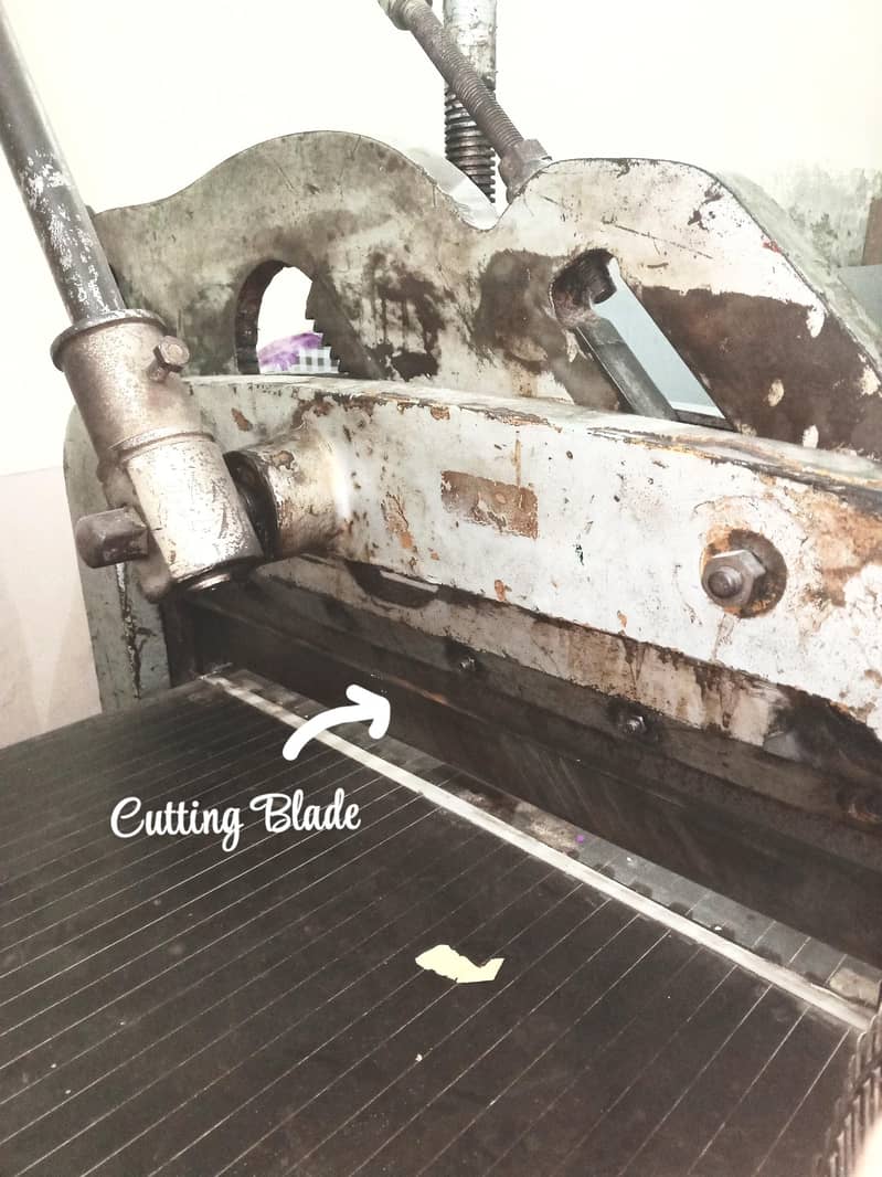 Paper Cutting Machine 1