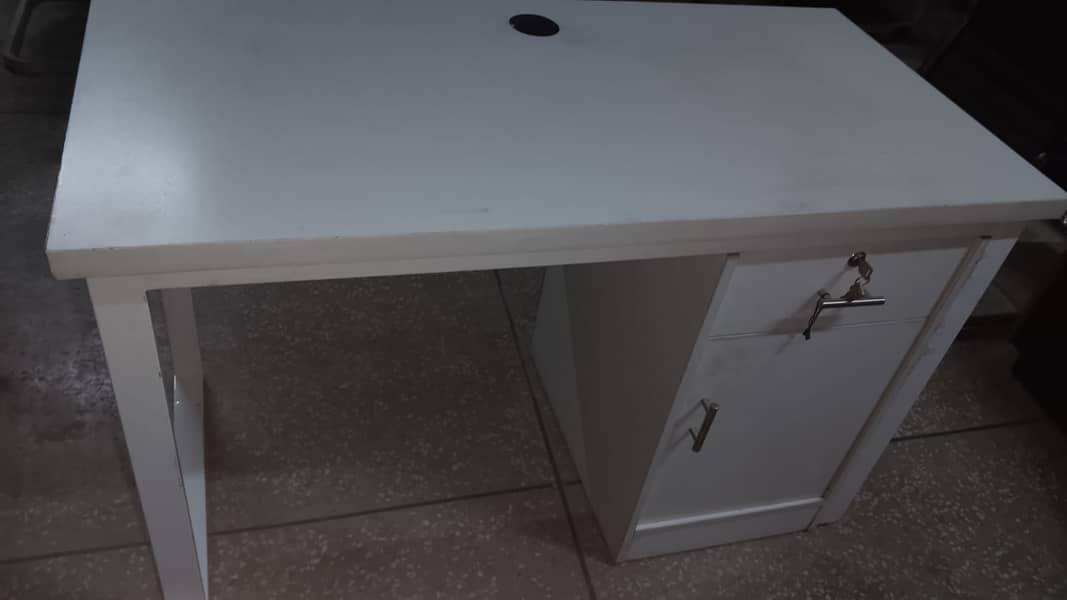 Study Table/Computer Table/conferance table/workstation/execuitve 1