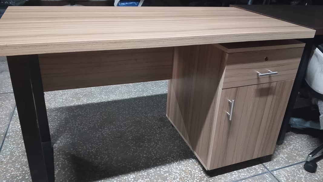 Study Table/Computer Table/conferance table/workstation/execuitve 6