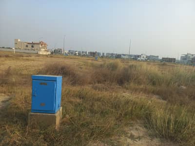 8 MARLA PLOT AVAILABLE FOR SALE BACK OF MAIN ROAD A-212