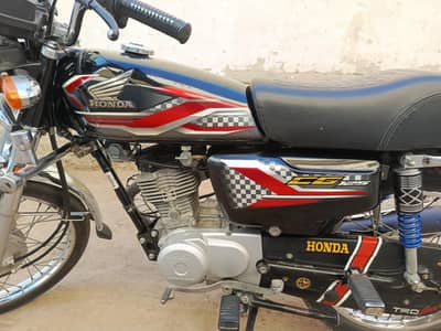 Honda 125 Lash condition  black colour