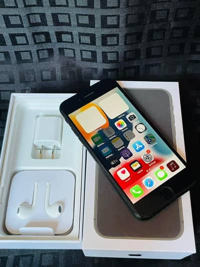 iphone 6 plas 128 GB with box my WhatsApp number 0325/22/61/268