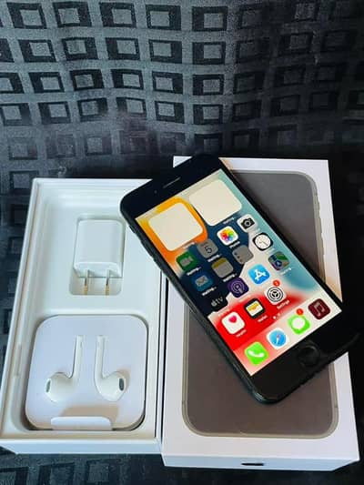 iphone 6 plas 128 GB with box my WhatsApp number 0325/2261/268
