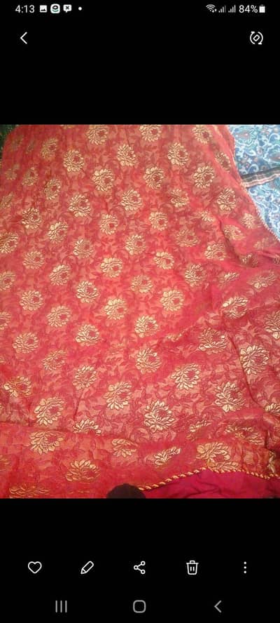 viki Razaii single bed king size