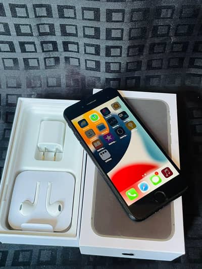 iphone 6 plas 128 GB with box my WhatsApp number 0325/22/61/268