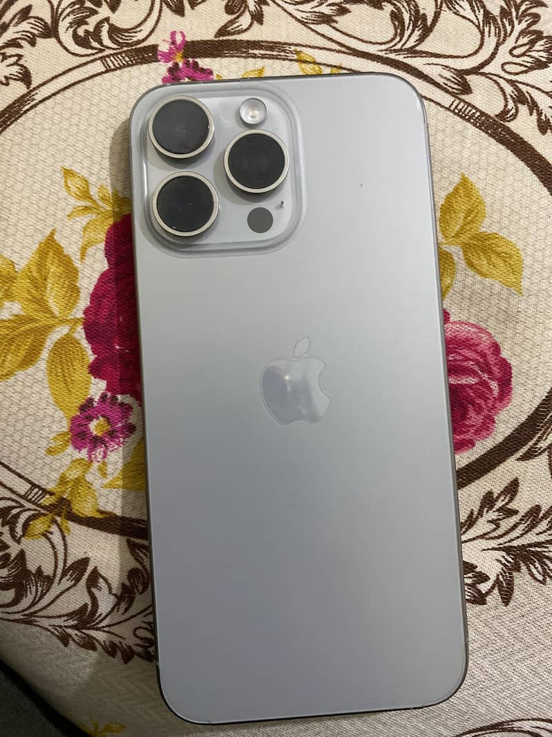 iphone 15 pro max 5