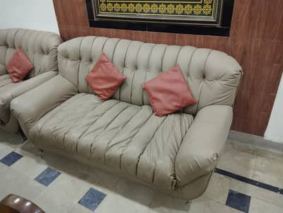 7 seater sofa set in very good condition