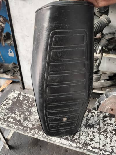 Honda 125 seat