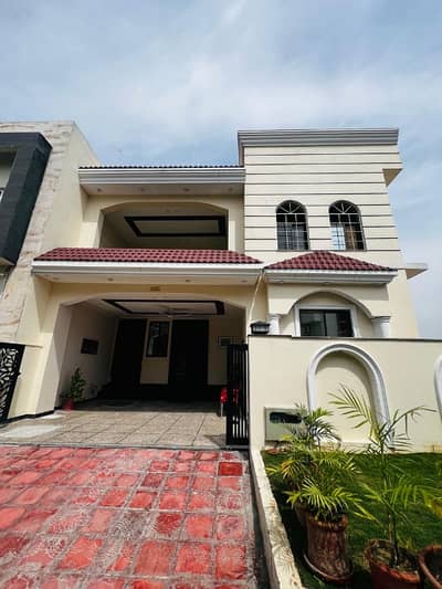 10 Marla House Available In DHA Phase 1 - Sector A1 For sale