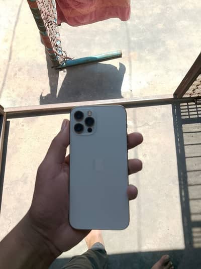 Iphone12pro 10 by 10 condision box cable no open repair bohat Acha