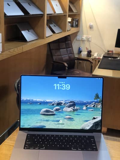 MacBook  M1 pro (2021) 16inch display 16/512