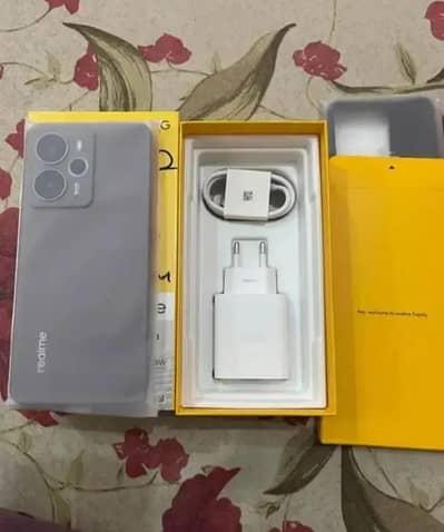 Realme 14 5G 512/12GB Ram with daba charger for sale
