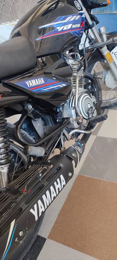Yamaha YB 125Z 2020 – Stylish Black Wrap | Excellent Condition
