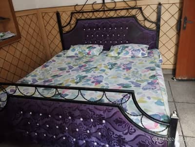 King size iron bed