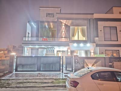 10 Marla Brand New Luxury House Available For Rent In Bahria Town Lahore.