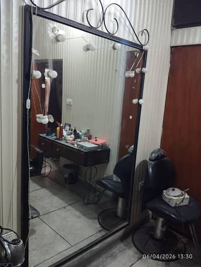 Dressing Table & Full Size Mirrors