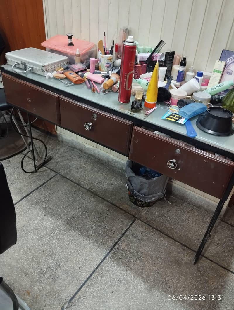 Dressing Table & Full Size Mirrors 4