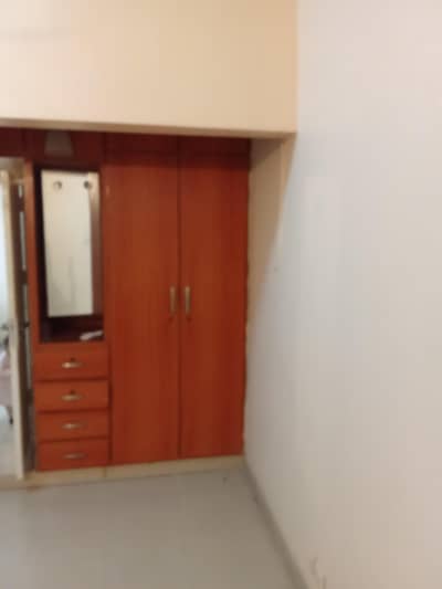 gazri 4 bad DD 4th floor without lift very good condition