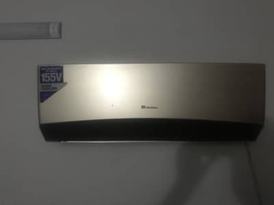 Dawlance 1 Ton Split AC for sale, minor leakage.