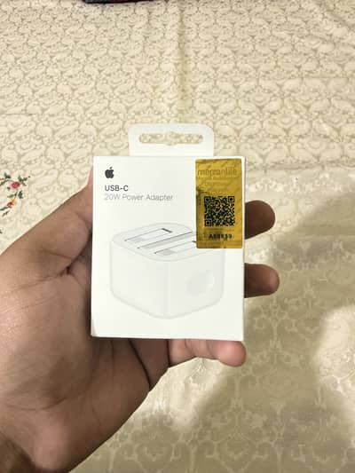 Apple orignal  20w adopter