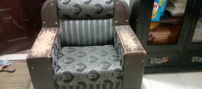 6 seater sofa set good condition Seat's are full okk