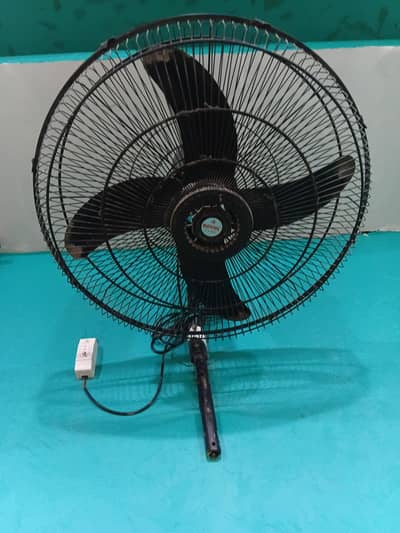 Royal Heavy Duty Bracket Fan working Condition.